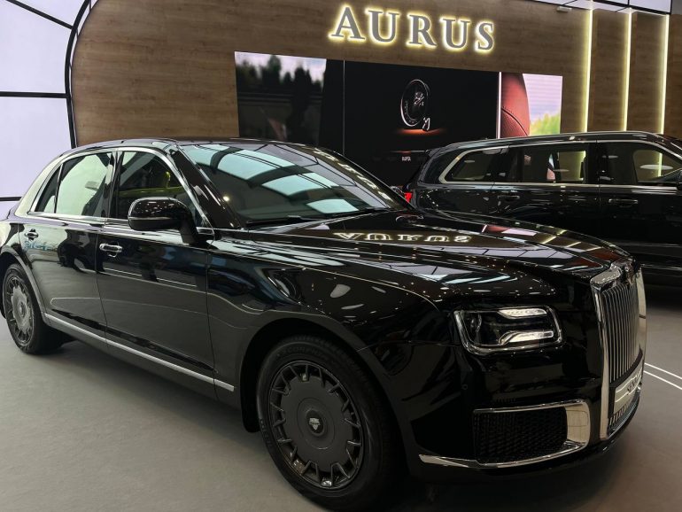 Почти как у Путина. Мойка78 показывает эксклюзивные фото салона Aurus Senat