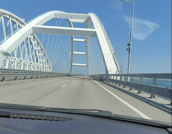 Туристам посоветовали ехать в Крым в обход Крымского моста